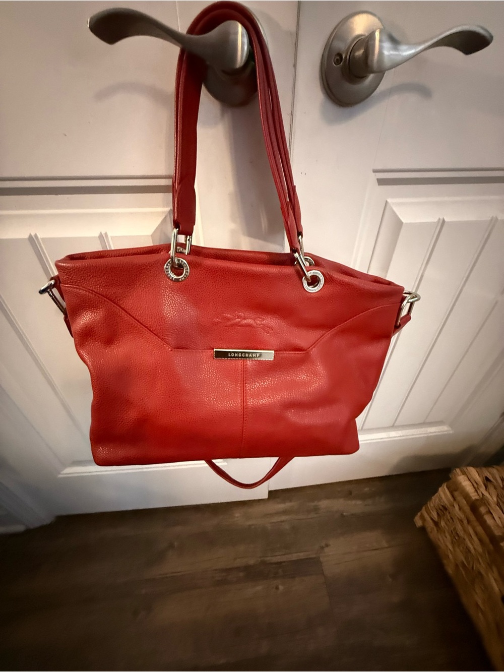 Longchamp Le Foulonne Red Leather Tote with Dual Handles and Shoulder Strap - Picture 3 of 16